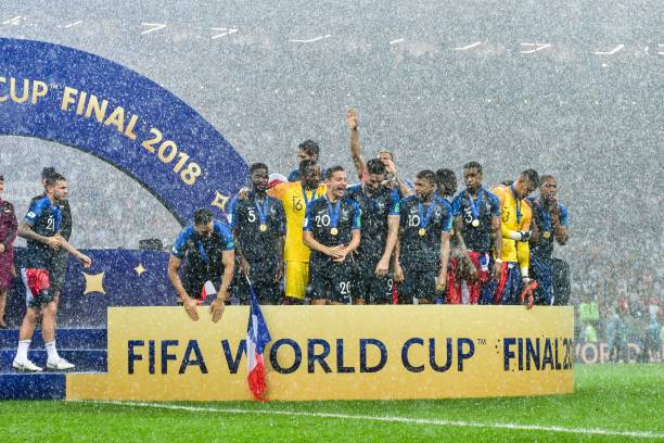 尤为突出 尤为突出